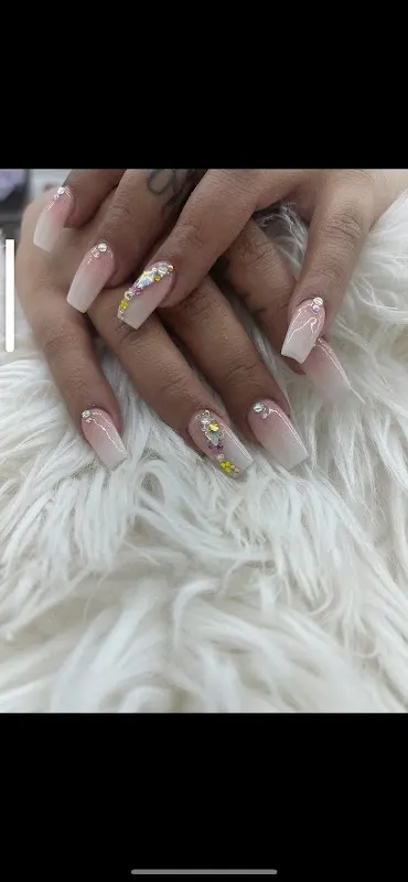 Happy Nails & Spa — Nail salon in Manchester